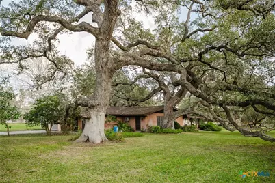 1209 Moss Lane, Cuero, TX 77954 - Photo 11