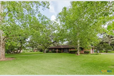 1209 Moss Lane, Cuero, TX 77954 - Photo 11