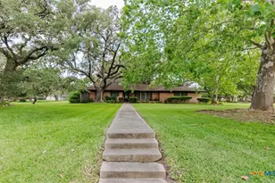 1209 Moss Ln, Cuero, TX 77954 - Photo 1