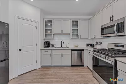 1974 Flametree Avenue, New Braunfels, TX 78132 - Photo 5