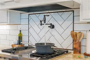 1665 Sunflower Trail, Luling, TX 78648 - Photo 17