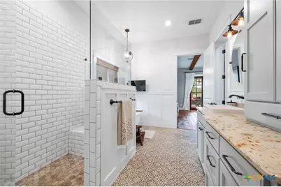 1665 Sunflower Trail, Luling, TX 78648 - Photo 27