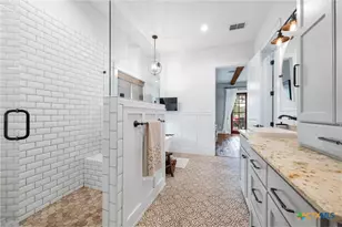 1665 Sunflower Trail, Luling, TX 78648 - Photo 27