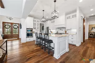 1665 Sunflower Trail, Luling, TX 78648 - Photo 13