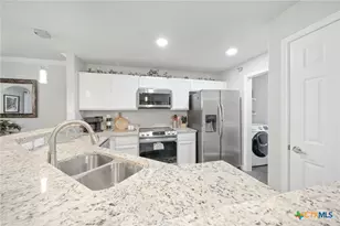 7323 Snowden Rd, San Antonio, TX 78240 - Photo 13