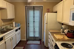 613 E Broadway St, Cuero, TX 77954 - Photo 19