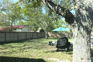 231 S Evie St, Bartlett, TX 76511 - Photo 3