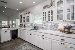 1504 W Bayshore Dr, Palacios, TX 77465 - Photo 13