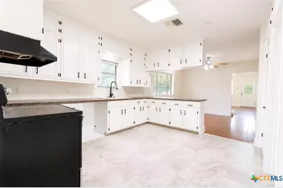 633 Tutt Avenue, Taft, TX 78390 - Photo 5