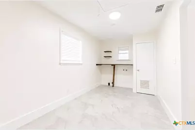 633 Tutt Avenue, Taft, TX 78390 - Photo 15