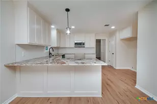 702 E Airline Rd, Victoria, TX 77901 - Photo 7