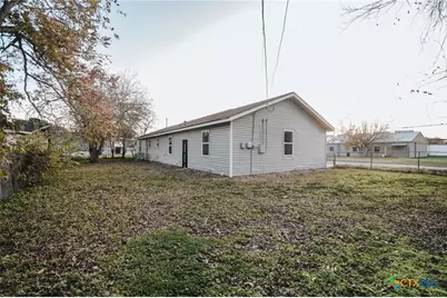 702 E Airline Road, Victoria, TX 77901 - Photo 15