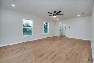 702 E Airline Rd, Victoria, TX 77901 - Photo 5