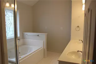 504 Vista Cove, Victoria, TX 77904 - Photo 13