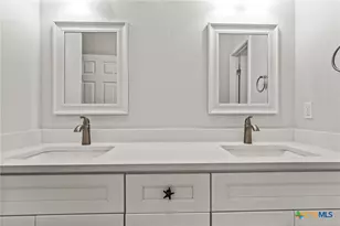 930 Redwood Ave, Rockport, TX 78382 - Photo 13