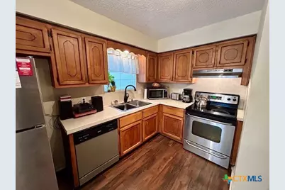 211 Newhaven Street, Victoria, TX 77904 - Photo 9