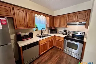 211 Newhaven St, Victoria, TX 77904 - Photo 9