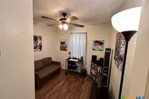 211 Newhaven St, Victoria, TX 77904 - Photo 15