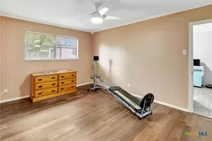 2011 Mission Dr, Victoria, TX 77901 - Photo 9