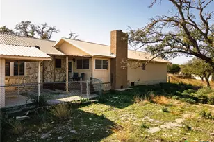 1003 N Ridge St, Lampasas, TX 76550 - Photo 31