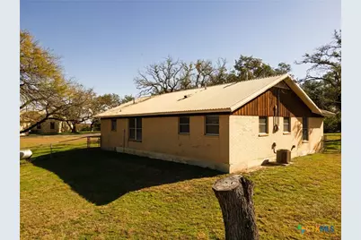 1003 N Ridge Street, Lampasas, TX 76550 - Photo 35