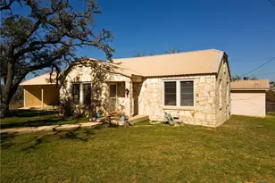 1003 N Ridge St, Lampasas, TX 76550 - Photo 1