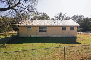 1003 N Ridge St, Lampasas, TX 76550 - Photo 37