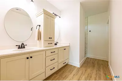 725 Private Road 1581, Hallettsville, TX 77964 - Photo 15