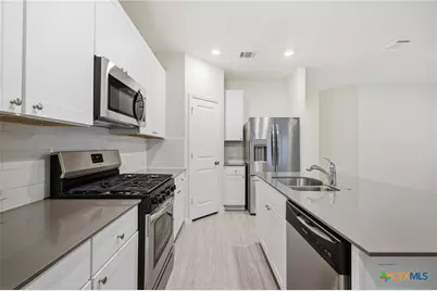 9149 Honey Mesquite, Seguin, TX 78155 - Photo 3