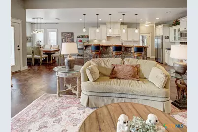 205 S Avenue D, Shiner, TX 77984 - Photo 9