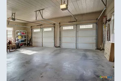 205 S Avenue D, Shiner, TX 77984 - Photo 29