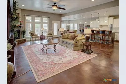 205 S Avenue D, Shiner, TX 77984 - Photo 7