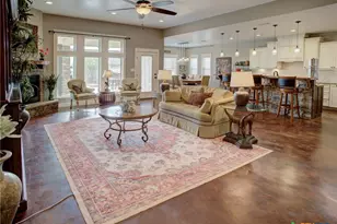 205 S Avenue D, Shiner, TX 77984 - Photo 7