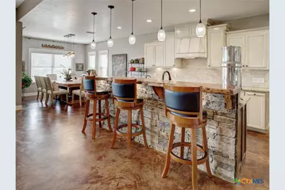 205 S Avenue D, Shiner, TX 77984 - Photo 13