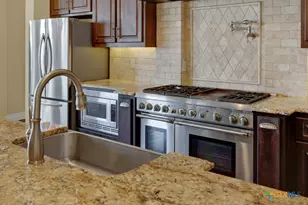 1262 Elm Creek Rd, New Braunfels, TX 78132 - Photo 5