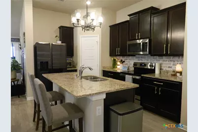 2929 Greenbriar, Seguin, TX 78155 - Photo 5