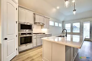 12197 Heartvine Pkwy, Schertz, TX 78154 - Photo 3