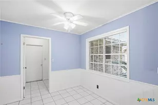 203 Wilshire Dr, Victoria, TX 77904 - Photo 9