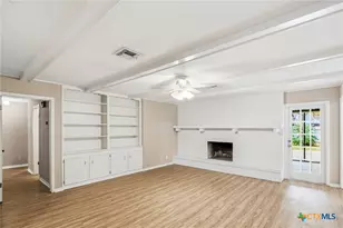 203 Wilshire Dr, Victoria, TX 77904 - Photo 3