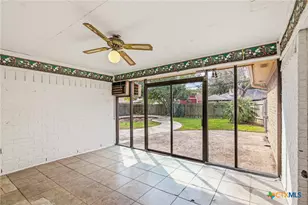 203 Wilshire Dr, Victoria, TX 77904 - Photo 19