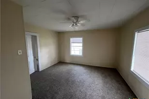 104 N Park St, Lampasas, TX 76550 - Photo 7