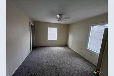 104 N Park Street, Lampasas, TX 76550 - Photo 5