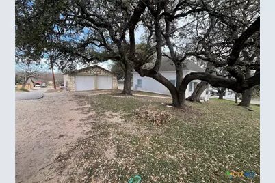 104 N Park Street, Lampasas, TX 76550 - Photo 9
