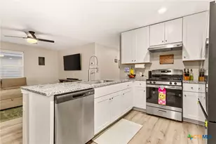 2921 Green Finch, New Braunfels, TX 78130 - Photo 7