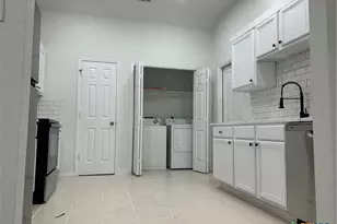 1751 Joy Spring, New Braunfels, TX 78130 - Photo 5