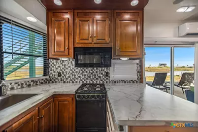 305 Zimmerman Road, Port Lavaca, TX 77979 - Photo 17