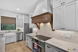 2001 Granite Cove Dr, Kingsland, TX 78639 - Photo 9