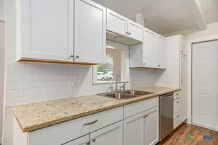 118 Holiday Ln, Port Lavaca, TX 77979 - Photo 15