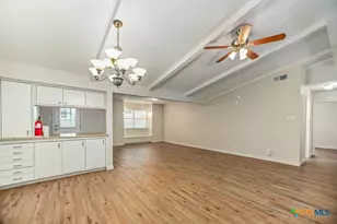 118 Holiday Ln, Port Lavaca, TX 77979 - Photo 17