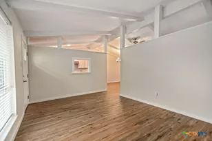 118 Holiday Ln, Port Lavaca, TX 77979 - Photo 11